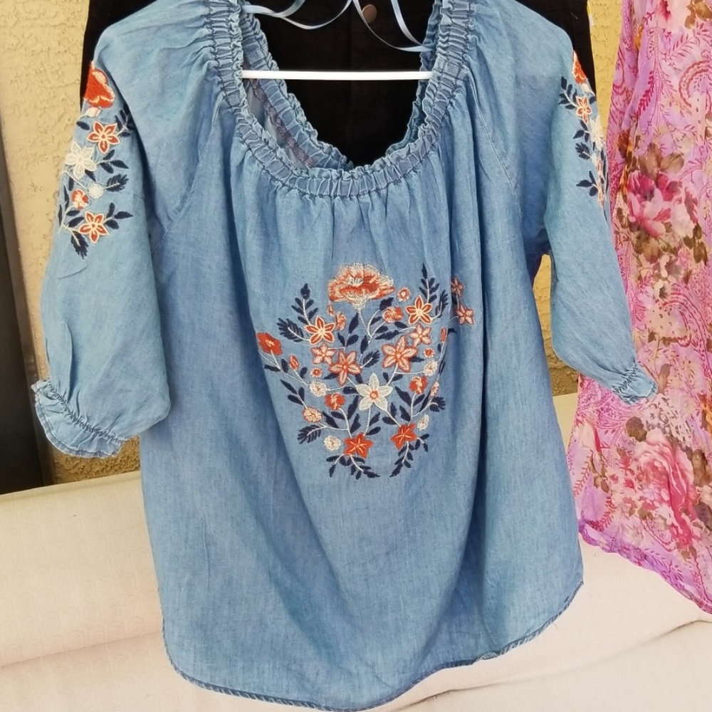 Dress Barn embroidered chambray top 135306
